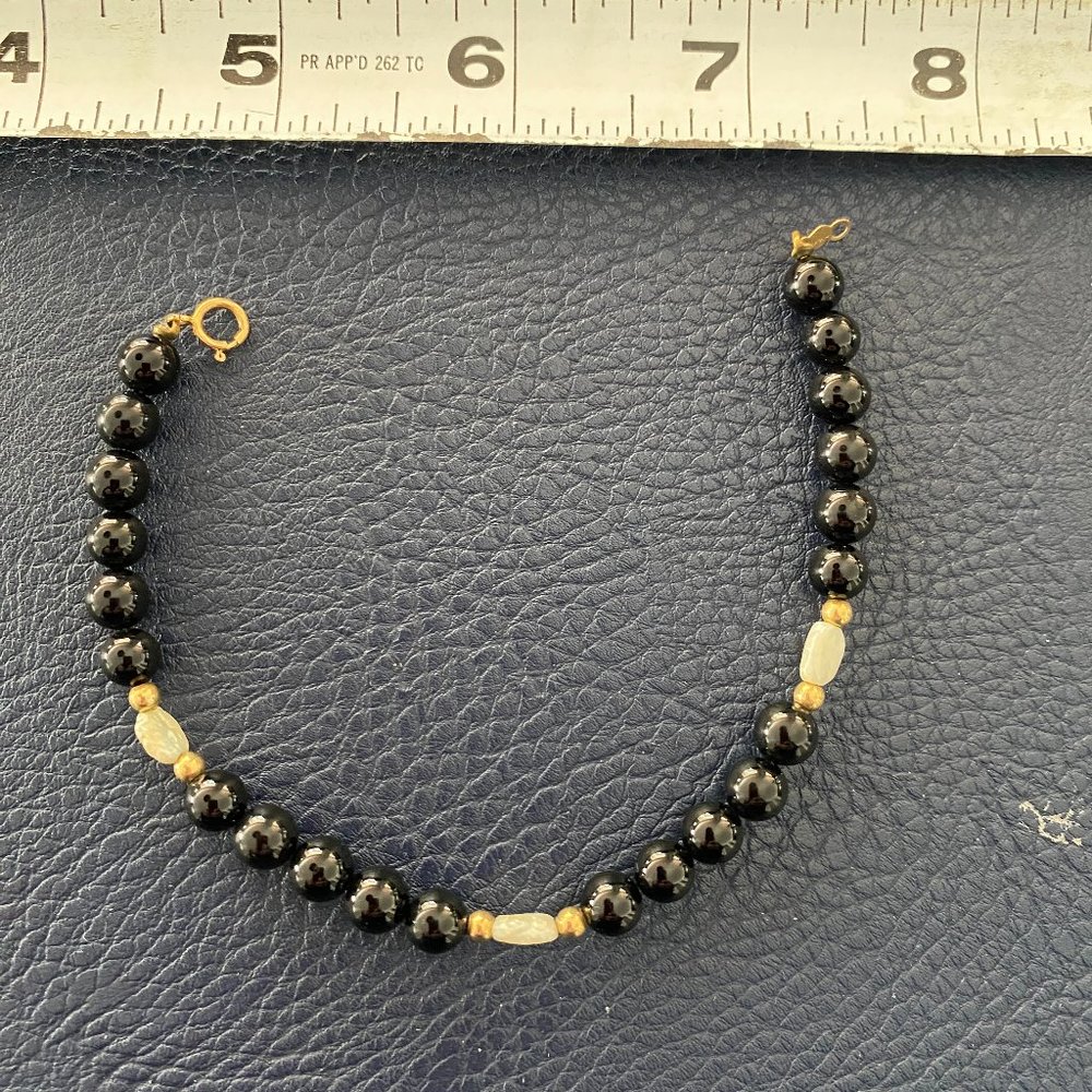 Black bead and seed pearl bracelet